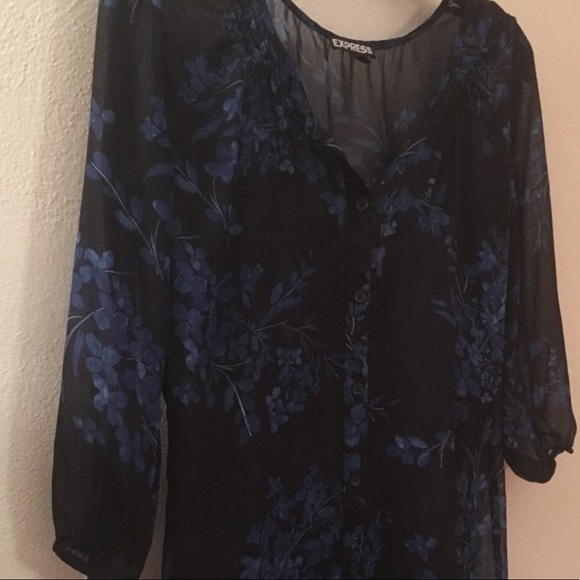 Express Dress - Picture 2 of 4